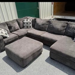 Sectional Couch With Ottoman 