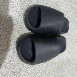 adidas Yeezy Onyx HQ6448 Size 9