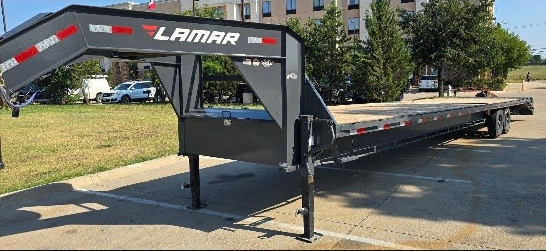 2023 Lamar 40ft Gooseneck Flatbed