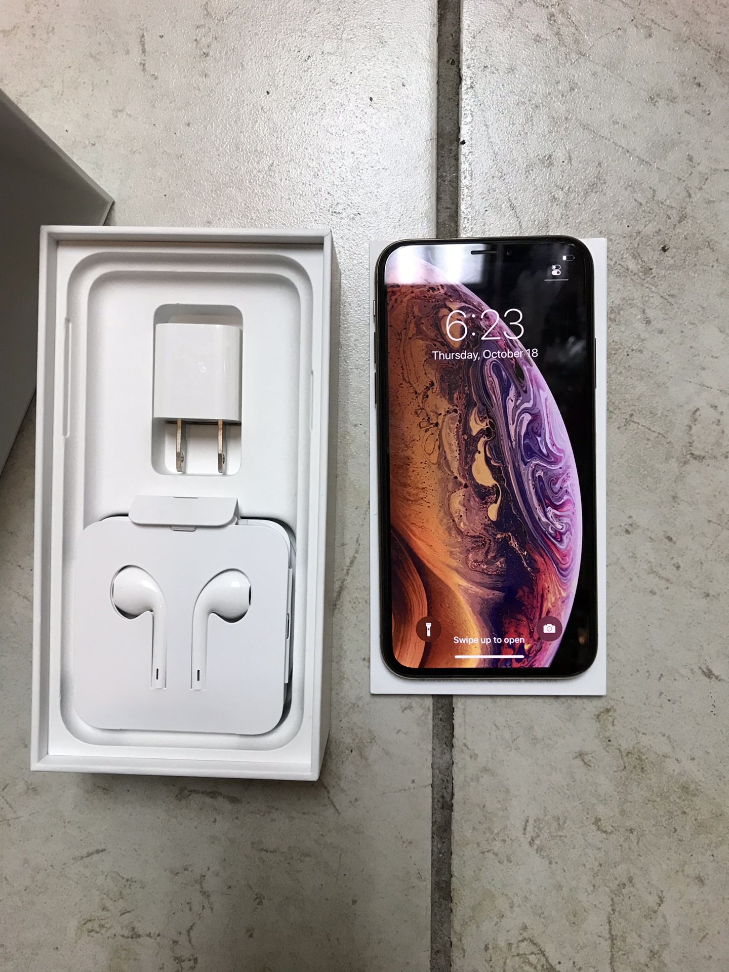 iPhone XS (AT&T or T-Mobile Networks) Gold