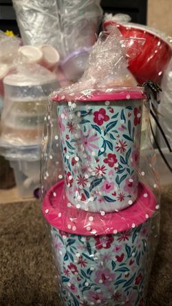 2 piece Tupperware
