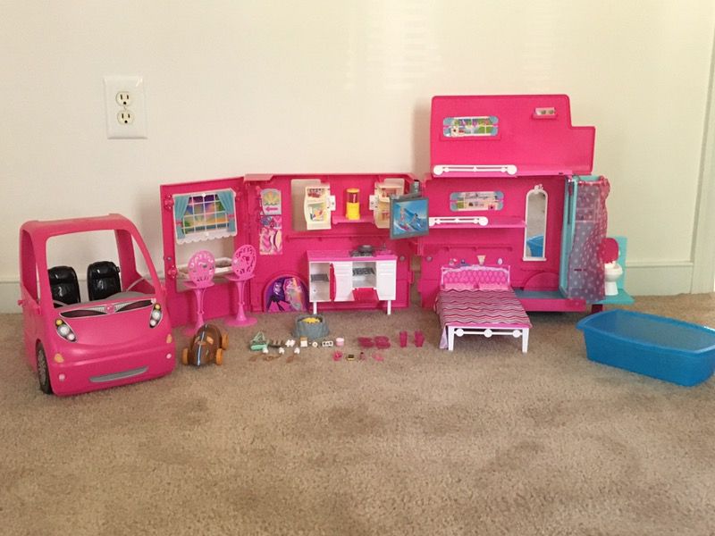 Barbie Camper, doll and hairstyling Chair