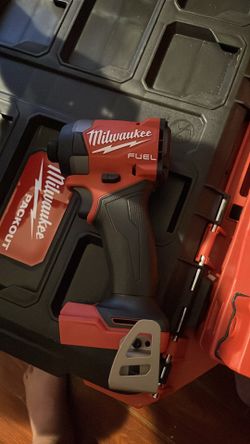 Milwaukee m18 fuel impact driver
