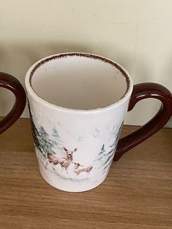 Beautiful Ceramic Coffee Mug Winter Deer Scene $5 for both Súper cute