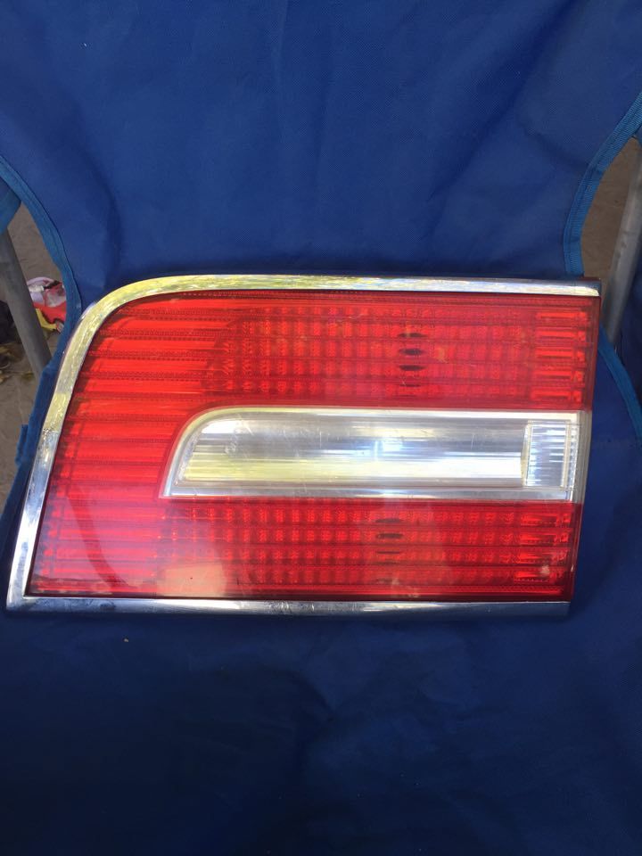 07-14 Lincoln navigator rear passenger tail light