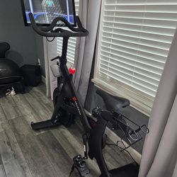 Peloton  Bike  READ BELOW.  DR0P0FF AVAIL