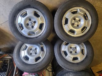 Rims 4 lugs Honda civic fit