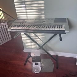 Portable Yamaha Music Keyboard 