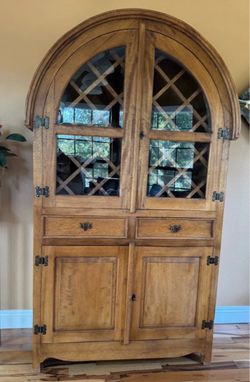 Wine hutch