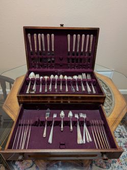 Vintage 111- piece Dr Luxe by Home Decorators Silverplate Flatware Set with Dusl- Tier Wooden Chest