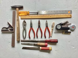 15+ Antique & Vintage Hand Tools Combo Square, Linesman Pliers, Hammer, Collapsible Ratchet, Chisel etc.