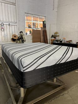 Queen Memory Foam Mattress 12 Inch 