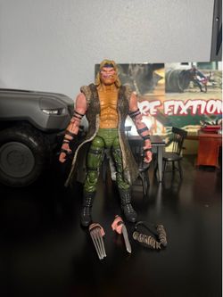 Toybiz Marvel Legends Sabertooth