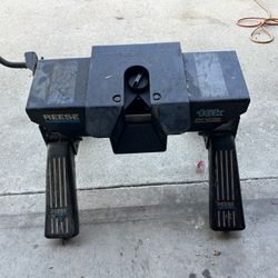 Reese 16K 5th Wheel Hitch