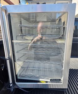 Viking Professional 24" Built-In Undercounter Wine Cellar / Fridge