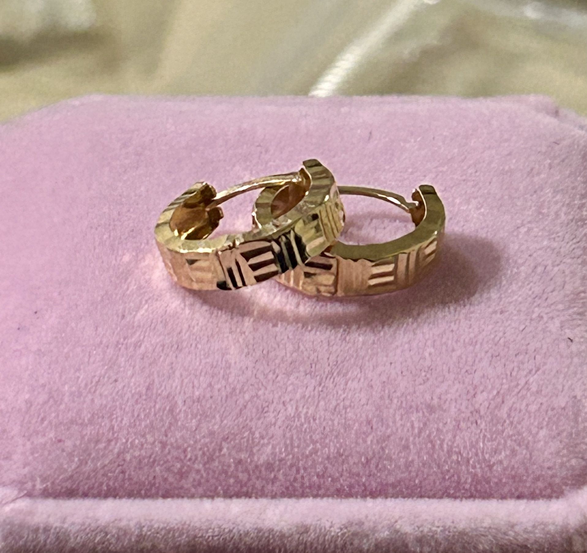 18k Real Gold  Diacut Huggies 