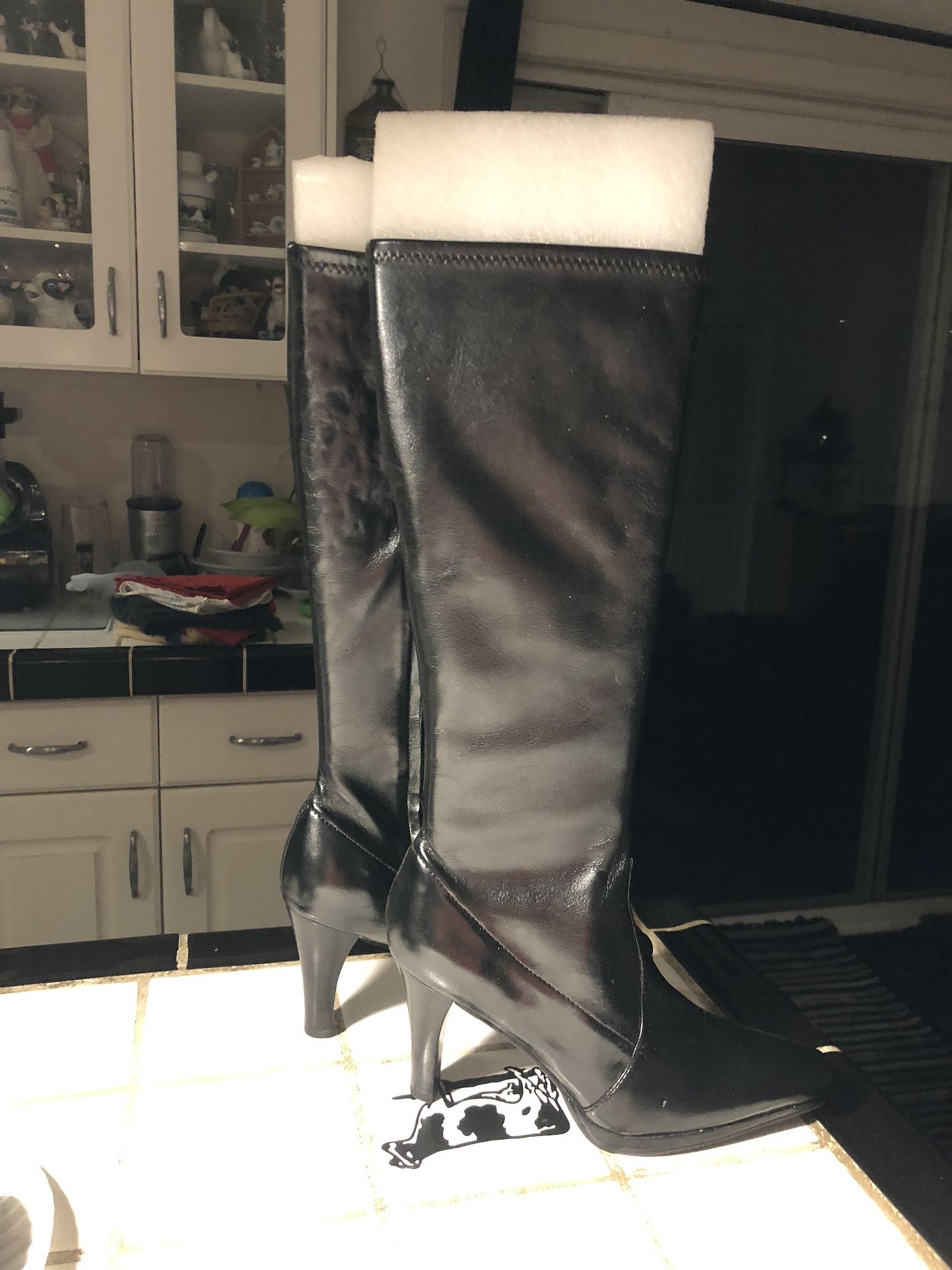 Black Women’s Or Teen Tall High Heel Boots.