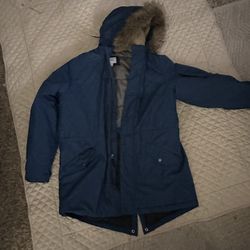 $55/Obo New size Large Men’s Parka style, nice heavy, warm coat.  This jacket Is blue w the faux fur lined hood 