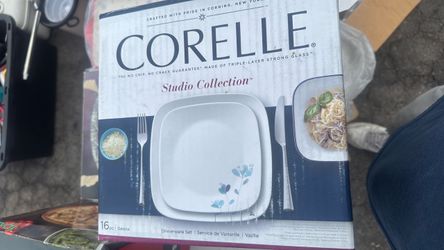 Dinnerware set