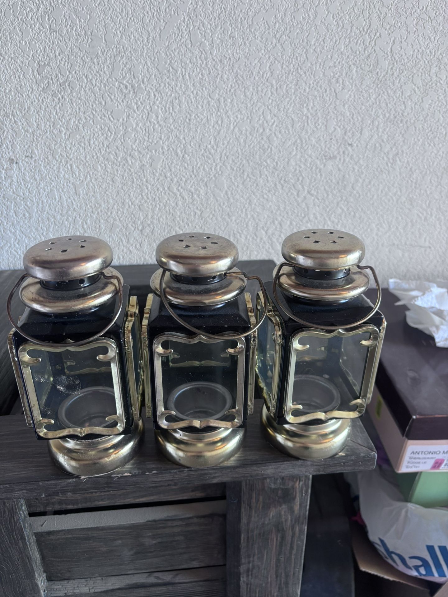 Vantage Candle Holder 