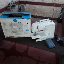 Singer Start Sewing Machine 