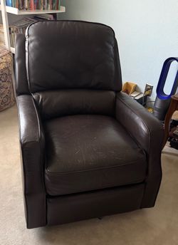 2 leather recliners