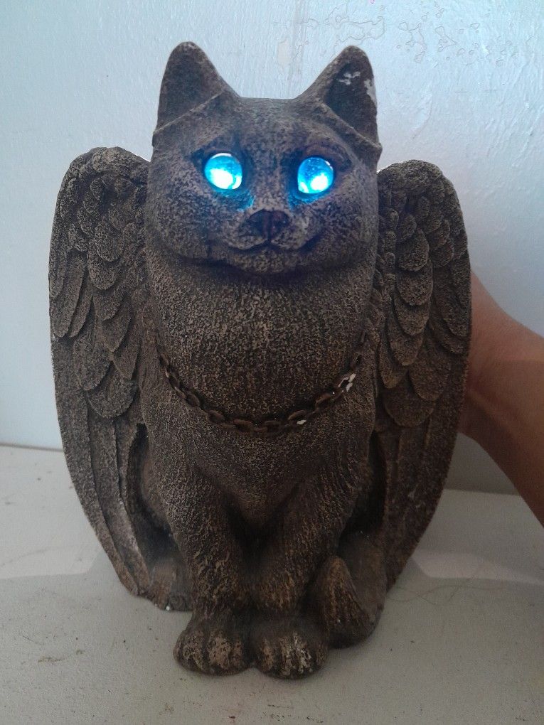 Cat Statue Glowing Eyes Candle 