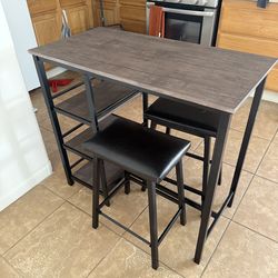 Compact dining table