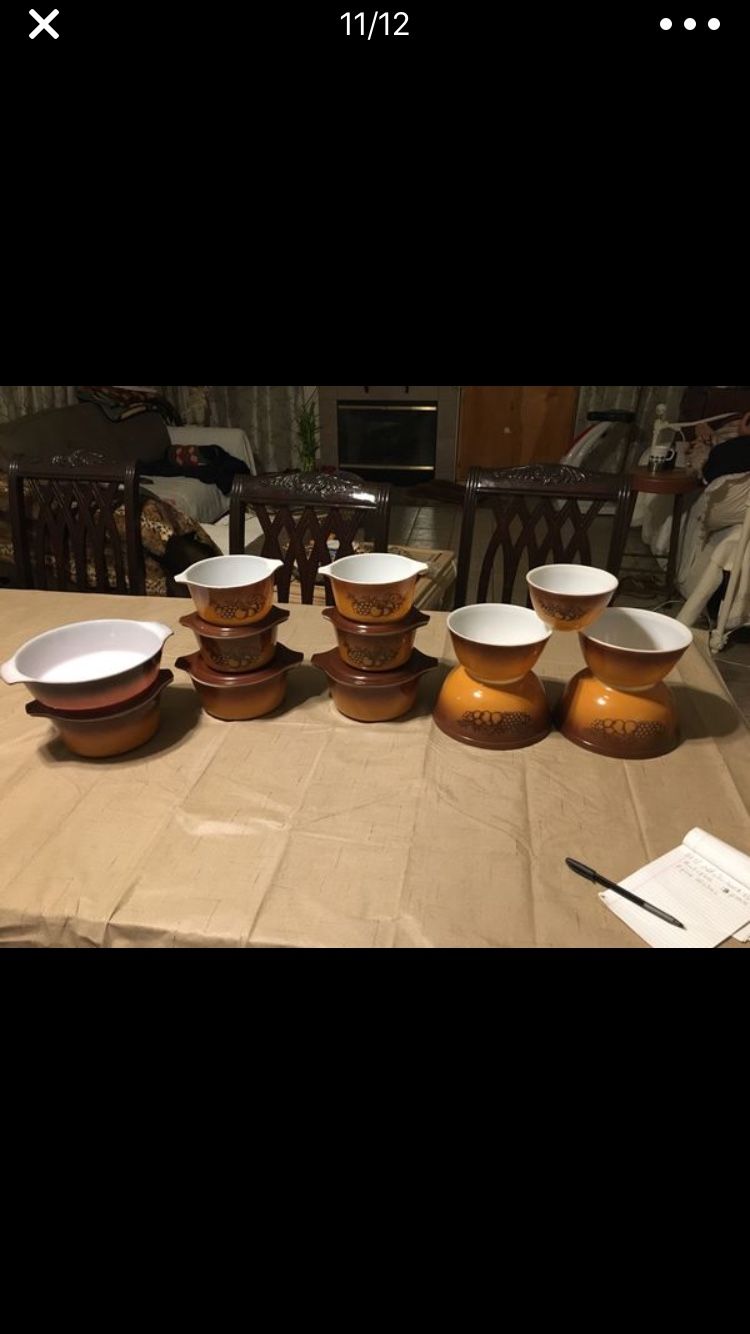 Pyrex set used In good condition 150$ for all off them