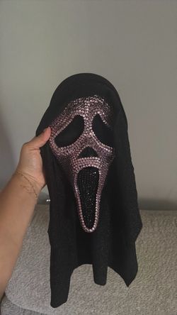 Scream pink mask