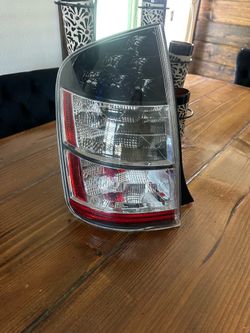 2005 Toyota Prius driver side back light