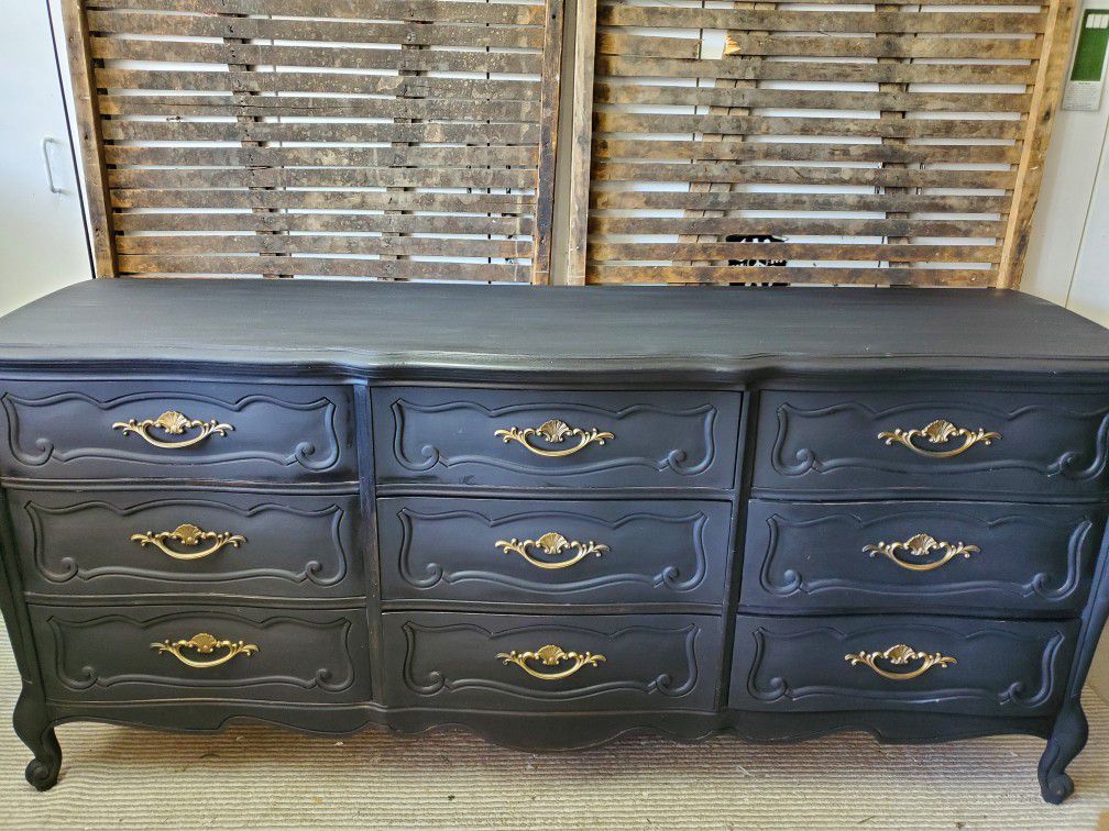 Bassett Furniture French Provincial Dresser and Nightstand