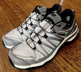 WOMENS SALOMON TRAIL RUNNING SHOES 