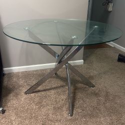 Round Dining Table 