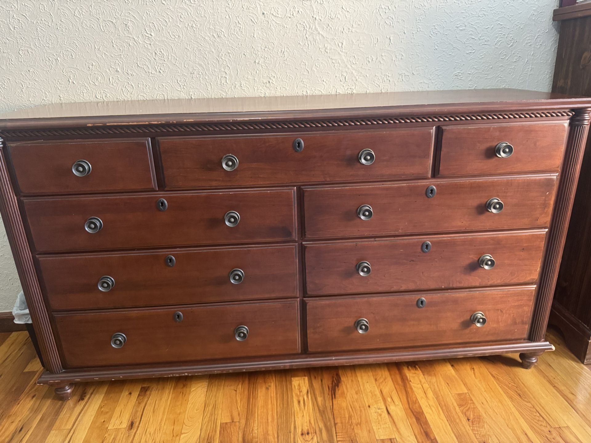 Wood Dresser – Excellent Quality