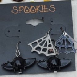 2pr Halloween Webs !Bats !Earrings