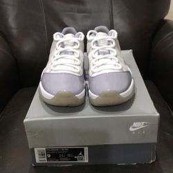 Air Jordan 11 Low Gray/White AV2187 149 Size 9