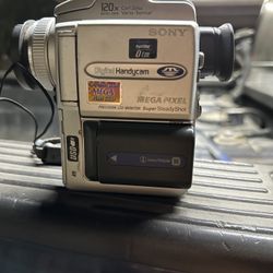 Sony Handycam DCR-PC110 Mini DV Hybrid Camcorder Nightshot "Japanese 