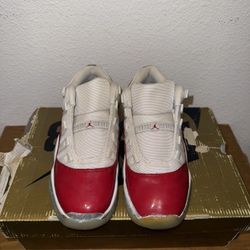 Jordan 11 ‘Cherry Low’ 