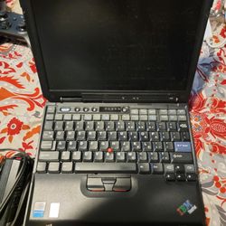IBM X31 LAPTOP. TURNS ON. OR FOR PARTS