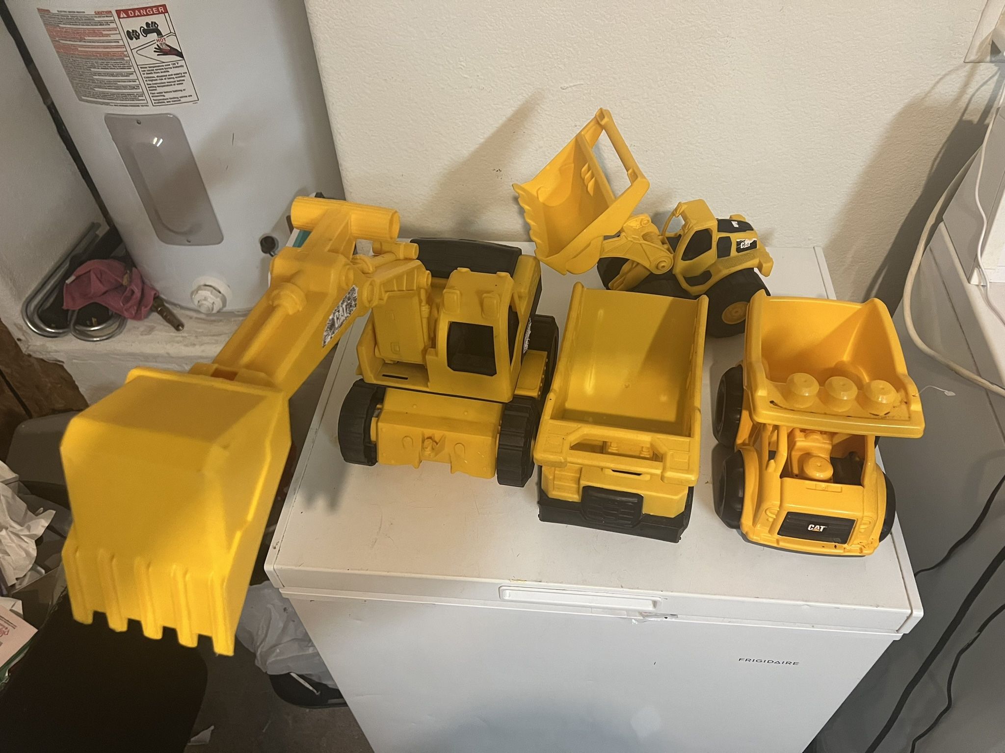 Original Cat construction - 3 pcs Kids Toys : Dump truck, excavator and Bulldozer