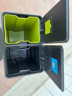 Dual recycling and trash can