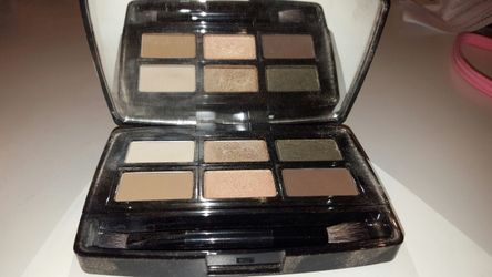 Small Calvin Klein palette great condition