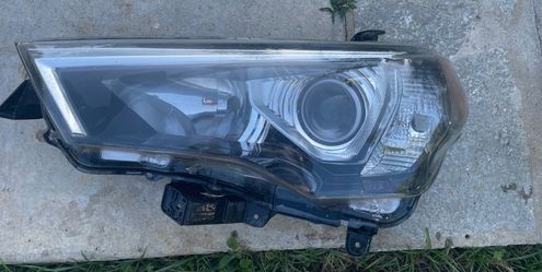 17-24  Toyota 4 runner headlight