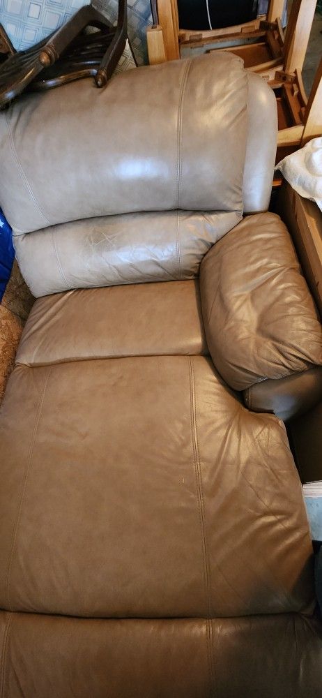 Tan Chase Lounge