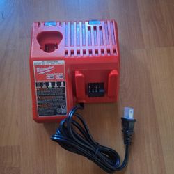 Milwaukee Battery Charger 