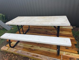 White picnic table
