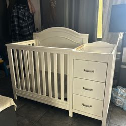 Convertible Crib 
