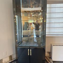 Mirrored glass display cabinet