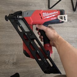 Milwaukee 15Gauge finish nailer